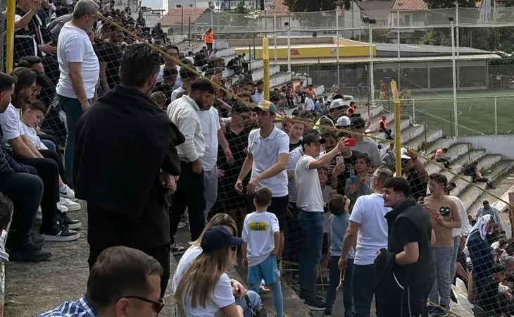 Tribünde hakem sürprizi!..