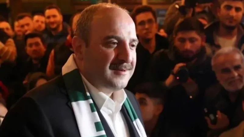 Mustafa Varank’tan taraftara 20 otobüs