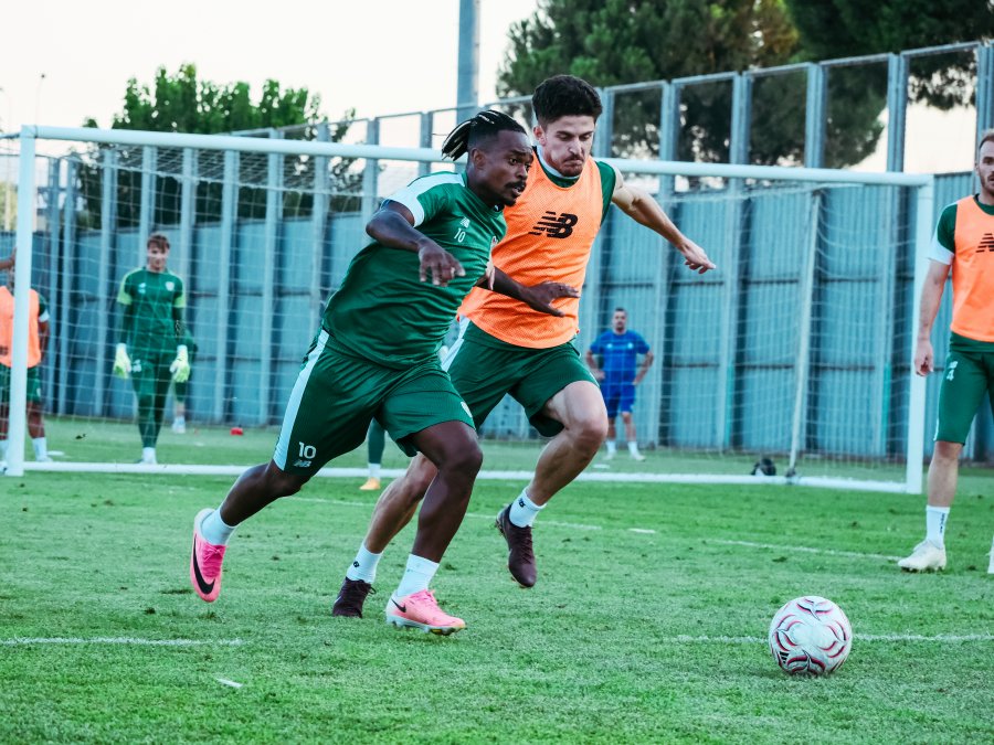 Bursaspor ara vermedi!