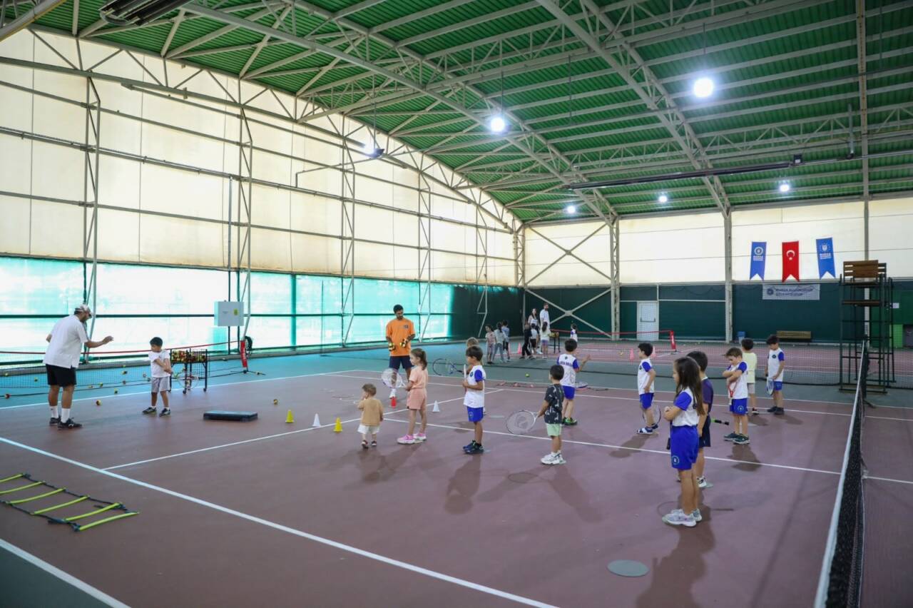 Bursa’da binlerce çocuk sporla buluştu