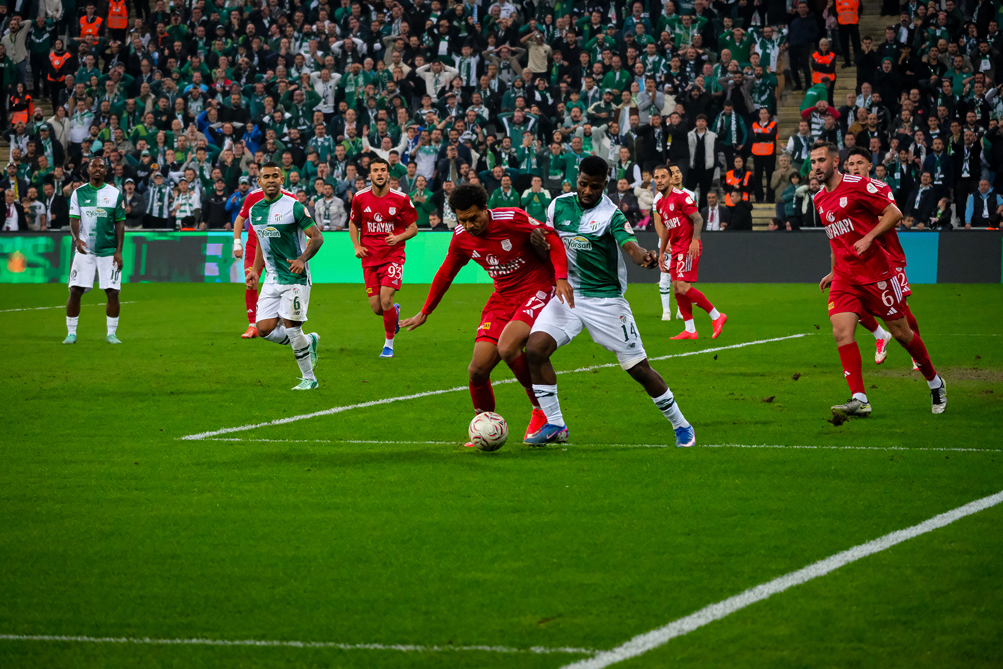 Bursaspor ve Kayserispor’un iki farklı hikâyesi